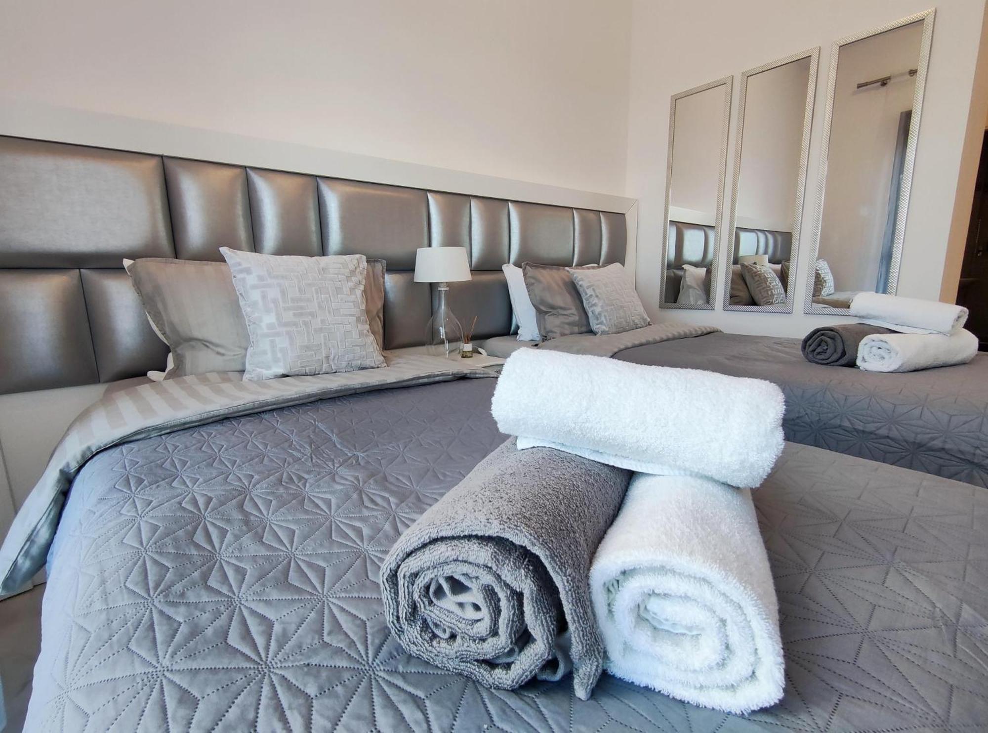 Luxury Duplex Infinity Pool Ehhouse Apartman Estepona Kültér fotó